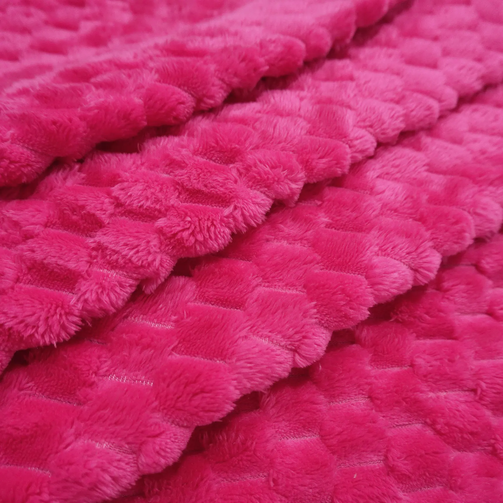 Rose Red Pineapple Check Jacquard Flannel Blanket details