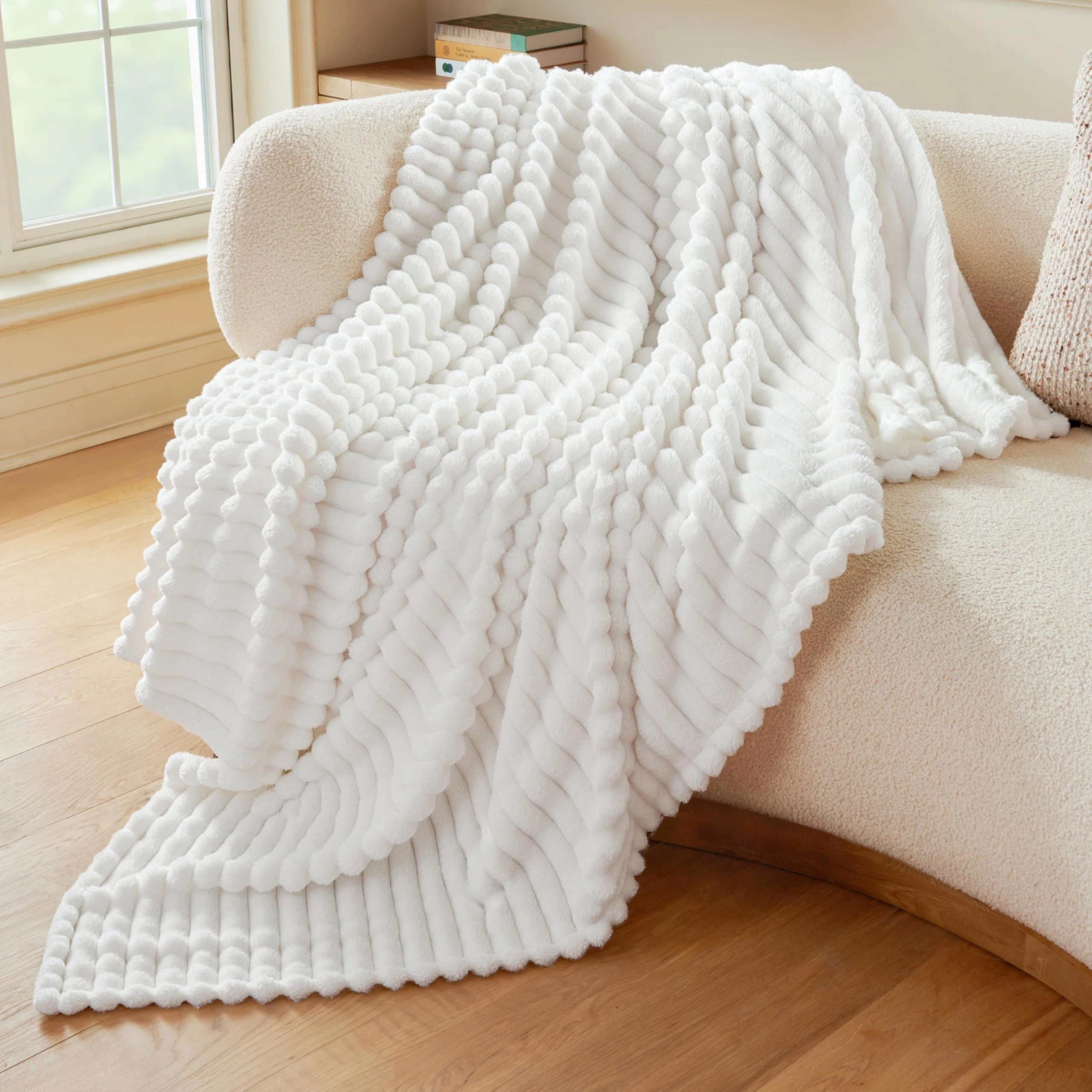 Yatak İçin Beyaz Battaniye Kadınlar, Anneler, Kızlar İçin Yumuşak Fleece Battaniyeler Doğum Günü 3D Ribbed Jacquard Şık Sevimli Yumuşak Örtü Estetik Hediyeler