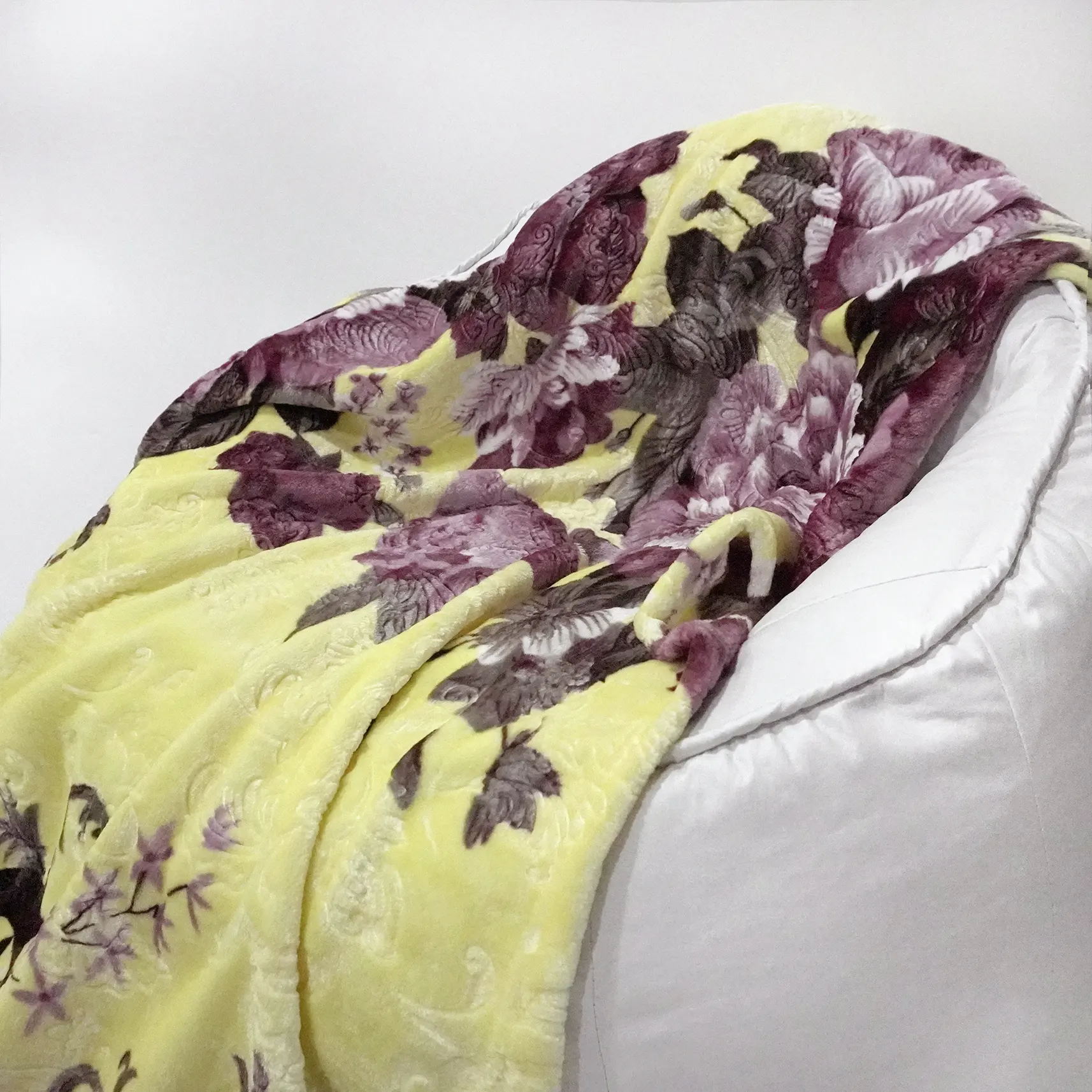 Peony Flower Pattern Printing With Embossing Flannel Blanket factory