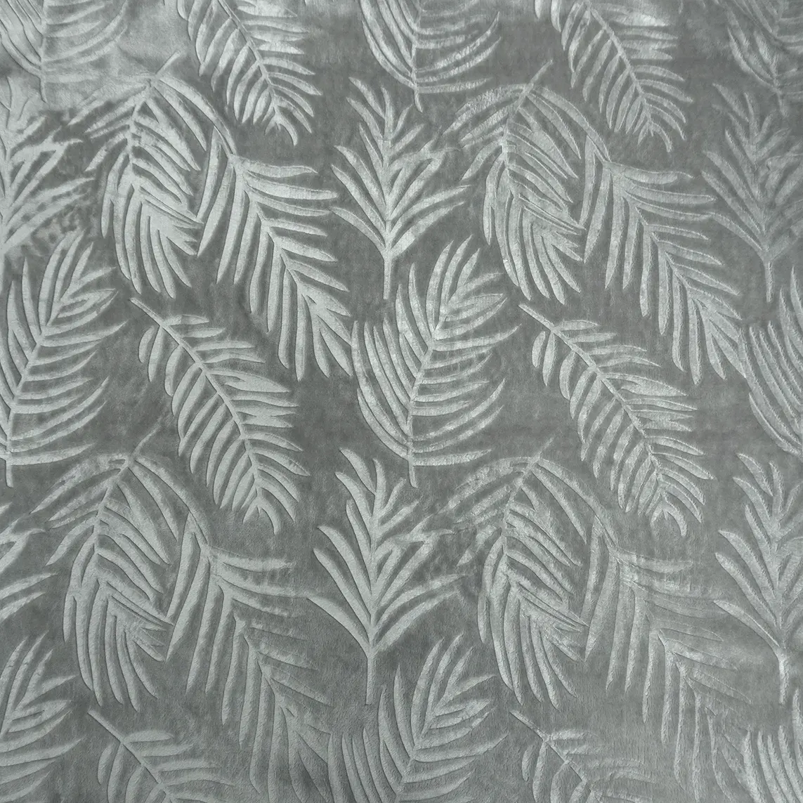 Embossed Pine Needles Pattern Flannel Blanket manufacture