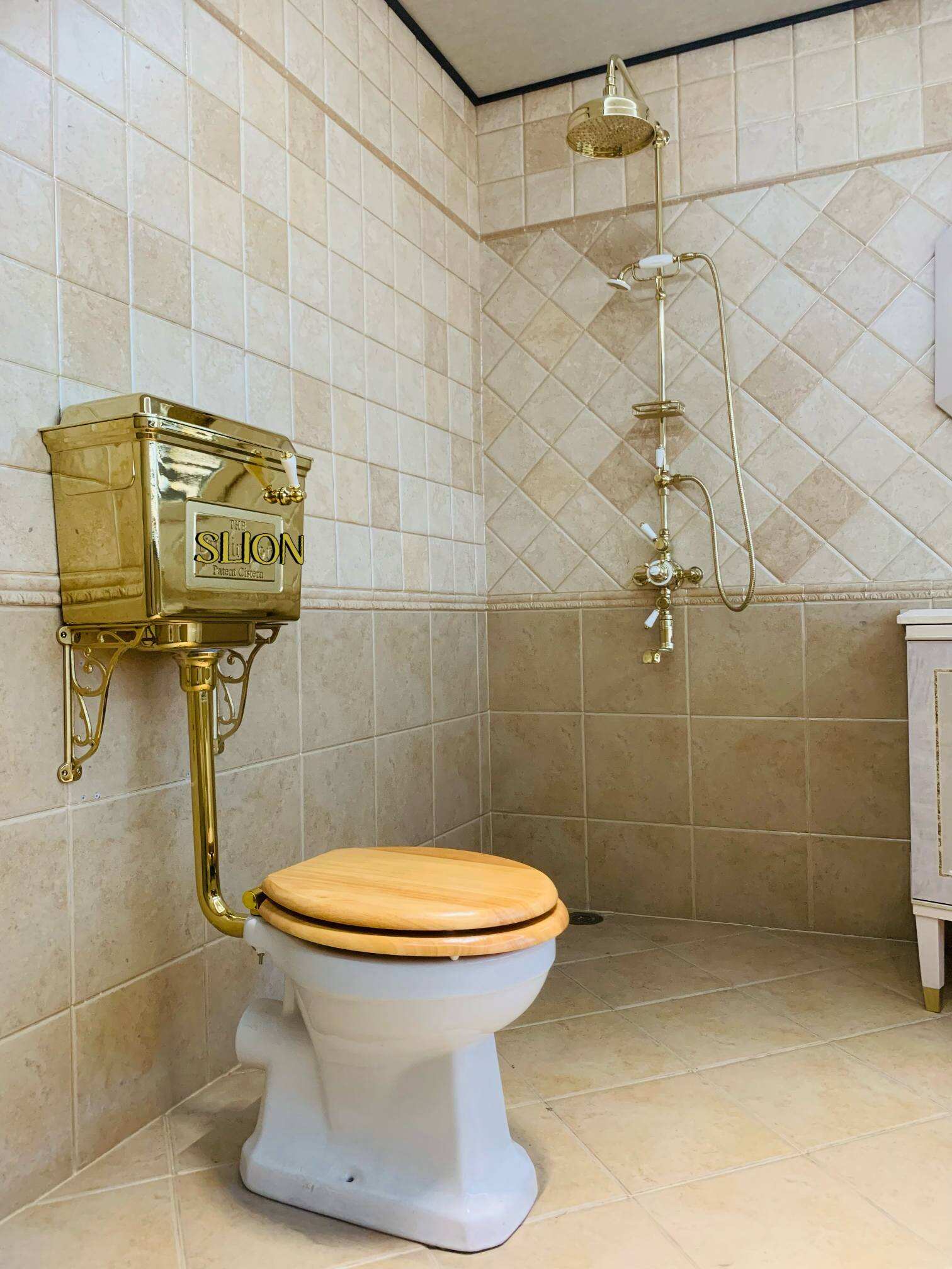 9a468e94-14d5-4793-b7ec-298ef1951782.jpg