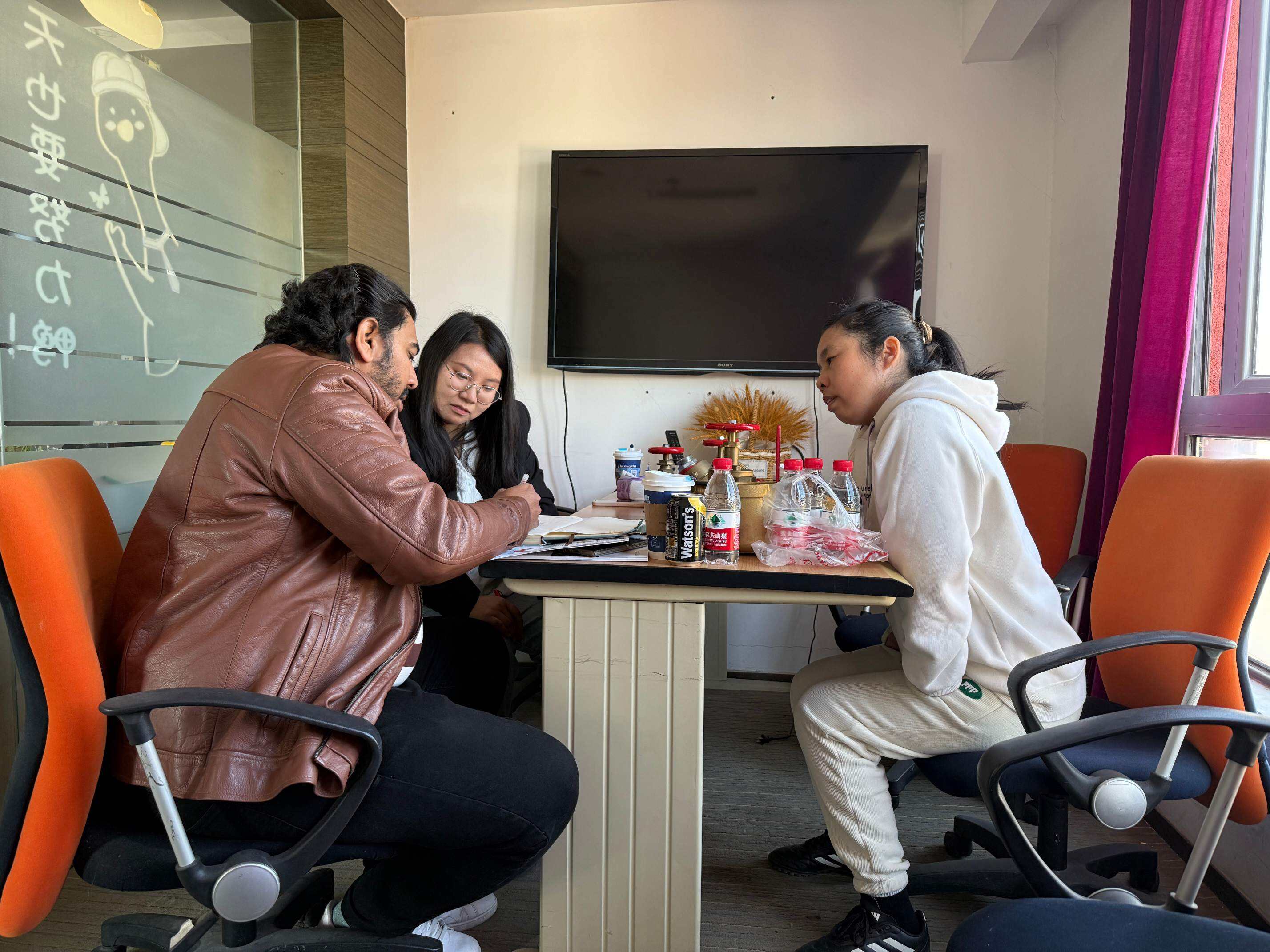 Slion Hosts Saudi Client Mohammed Iliyas from Is4is in Shanghai Office-1