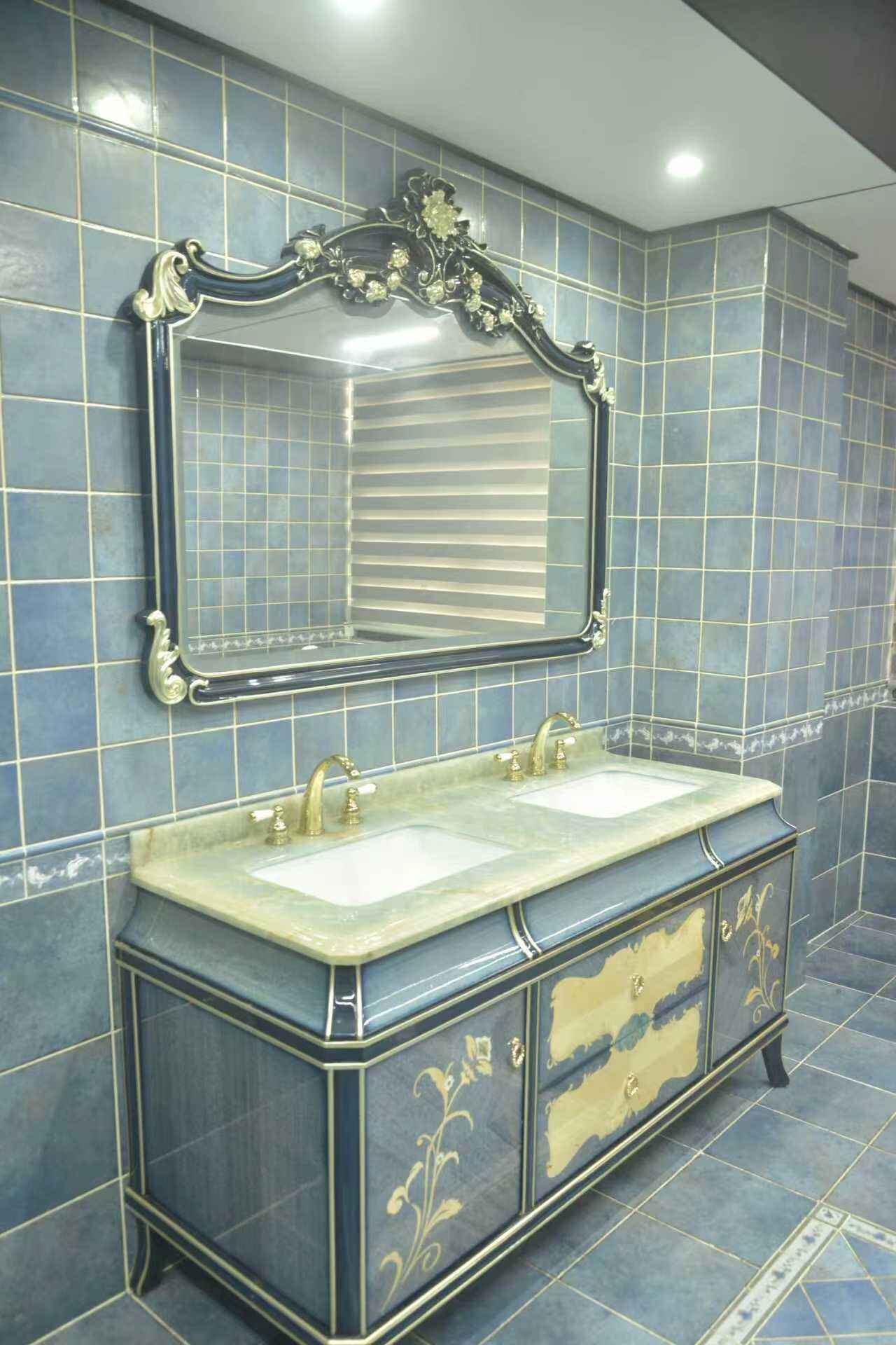 Explore Our Showroom: A Curated Collection of Classic & Modern Bathroom Solutions