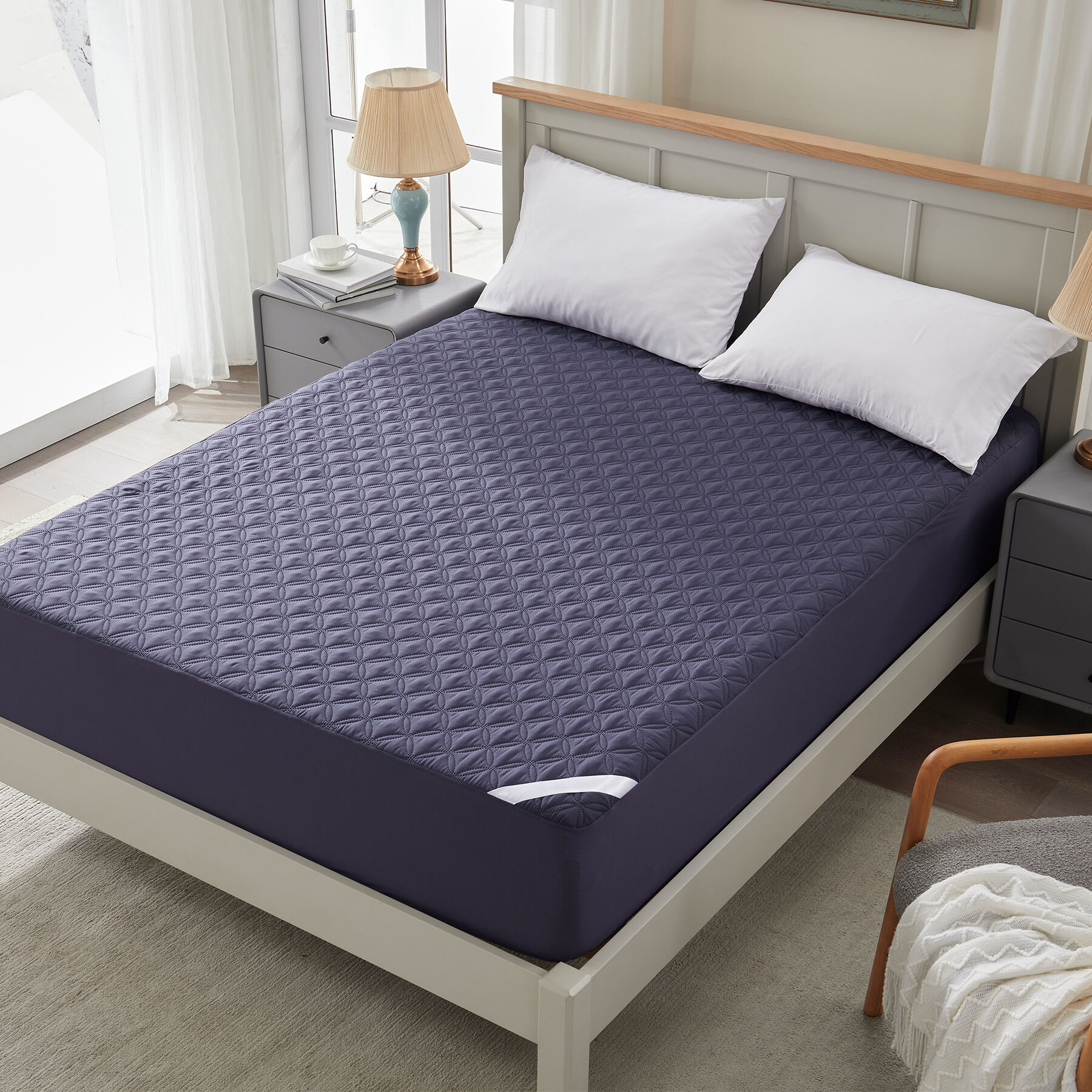 Skin Friendly Waterproof Mattress Protector,Breathable Soft Filling Mattress Pad