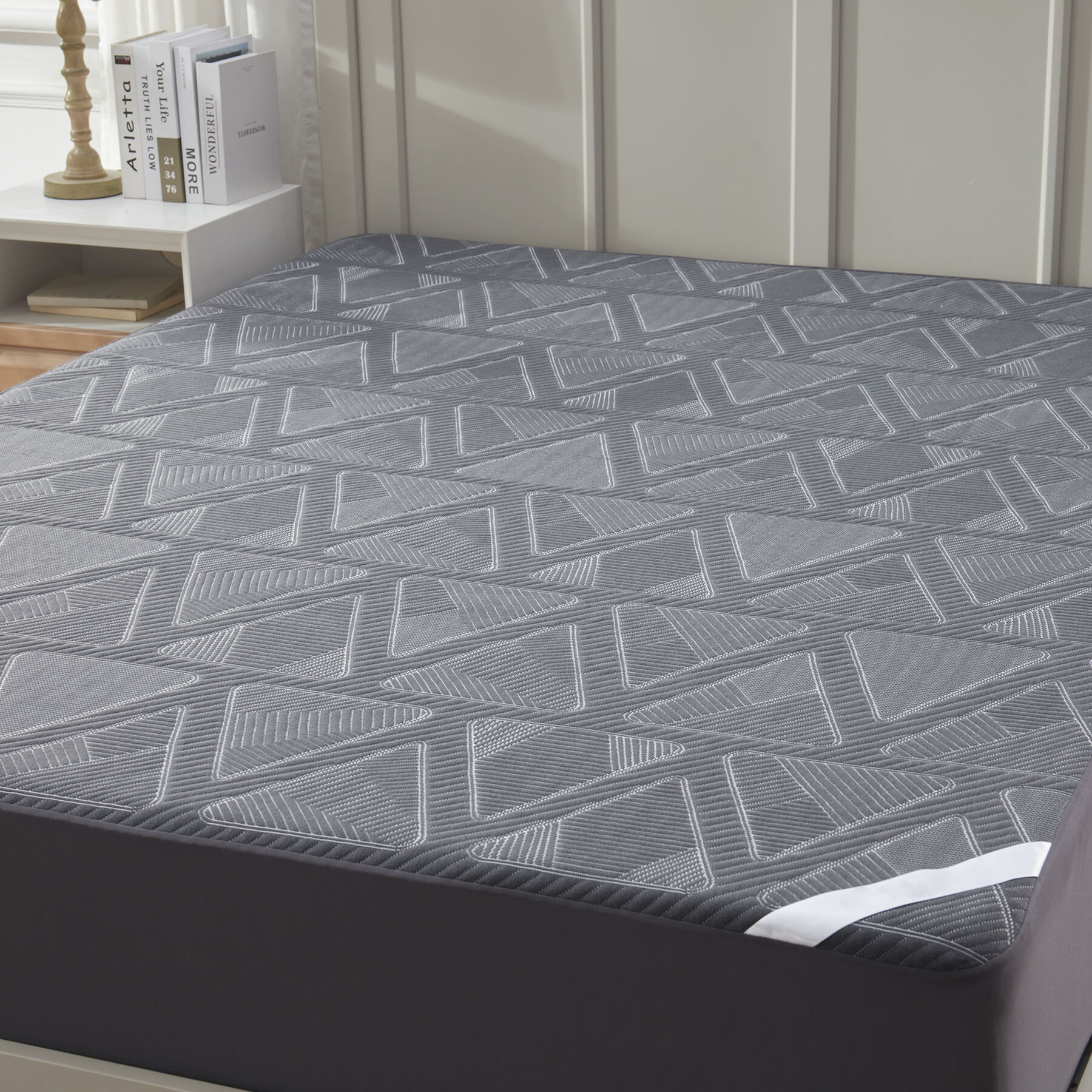 Queen Size Waterproof Breathable Mattress Protector - Hypoallergenic Noiseless Fitted Sheet Mattress Cover with Deep Pockets 6