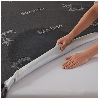 Bakit Maraming Gamit ang Isang Bedspread na Full Size sa Iba't Ibang Kama?