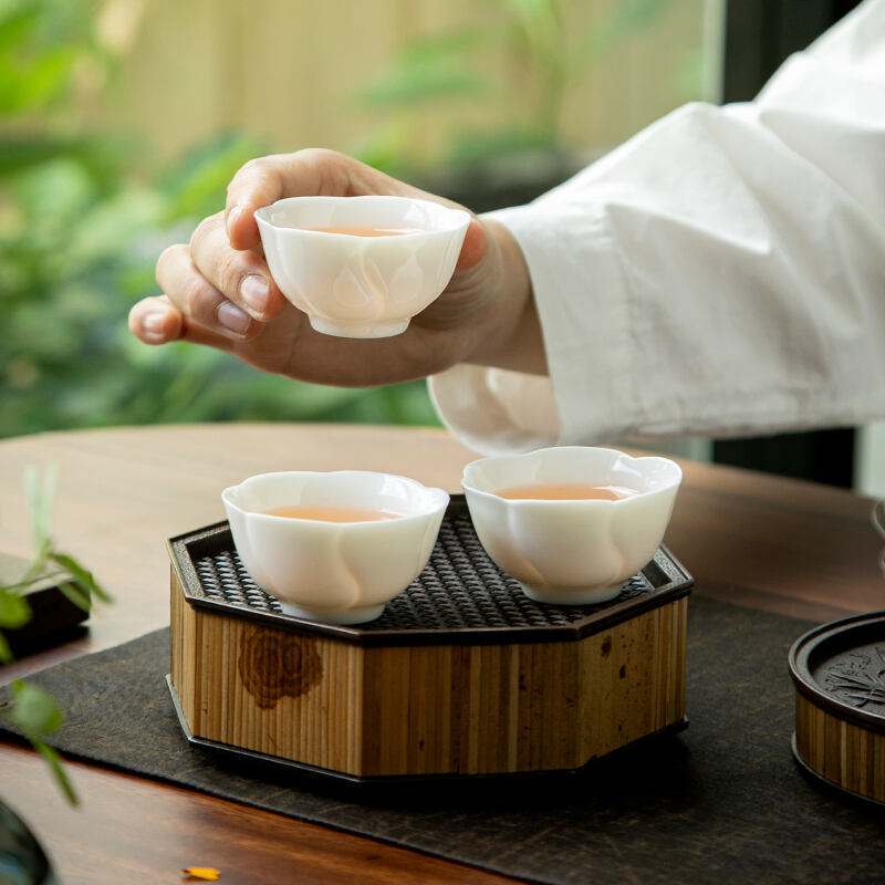 Dehua Porcellana Bianca Tazza da Tè Piccola Set da Tè con Tazza Master con Cuscino Tazza Singola Femminile Fiore di Ciliegio Rosa Set da Tè Tazza per Degustazione
