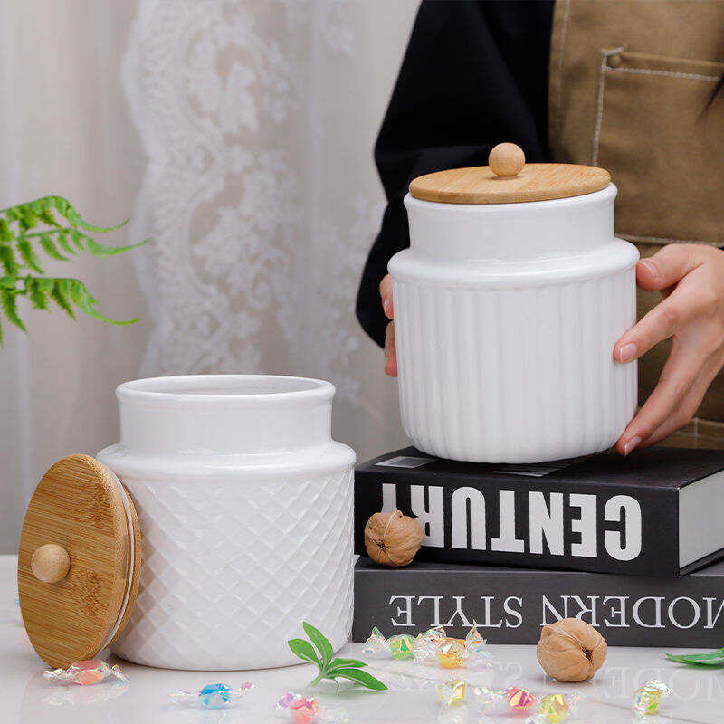 Custom Classic White Tea Jar Storage Jar With Lid Ceramic Sealing Jar for Home Kitchen