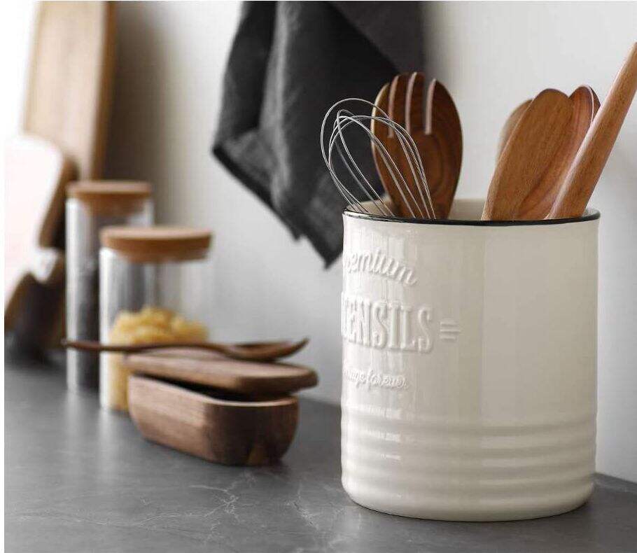 Hot Selling House Kitchen Ceramic White Embossed Chopstick Spoon Cutlery Utensil Holder for Restaurant