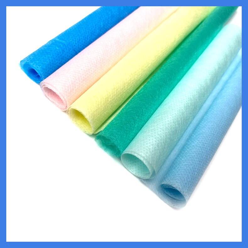 Yuz maskalari uchun to'qilmagan mato va an'anaviy mato: farqlar