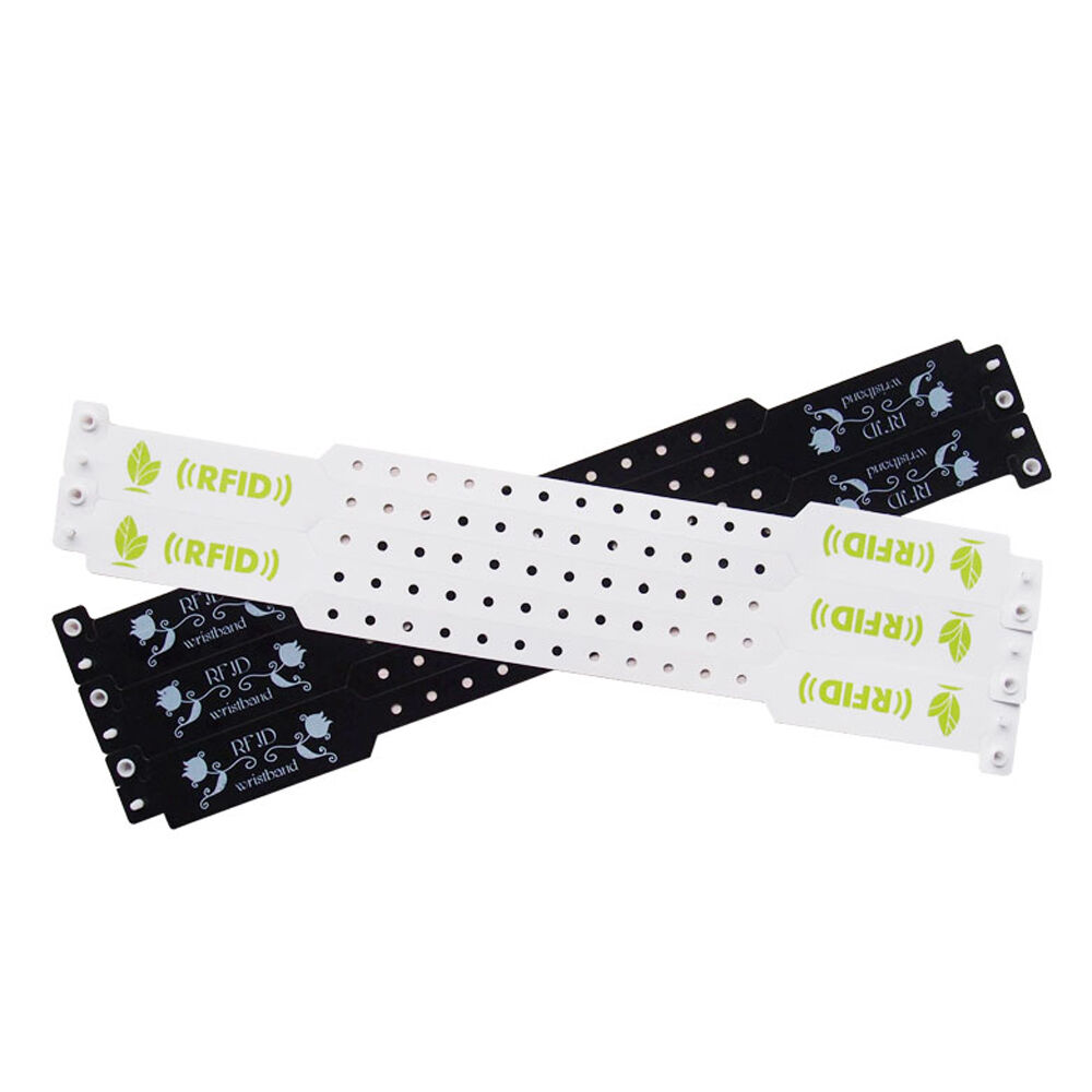 Elastic wristbands can be worn during exercise.