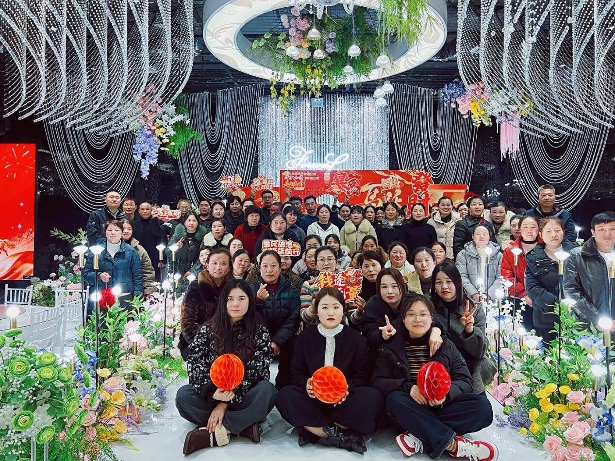 Cheers to a Night of Milestones: Jiangsu Etang Celebrates a Year of Growth & Innovation-3