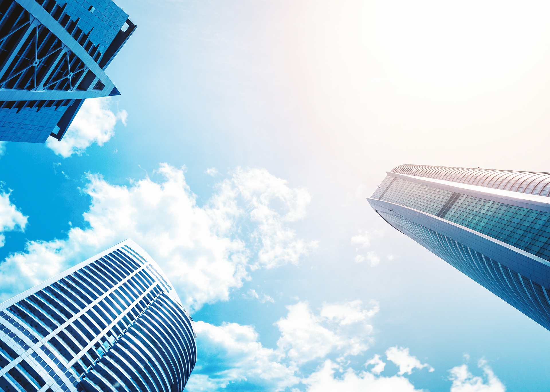 Aluminum Composite Panels Enhance Commercial Building Facade in Dubai