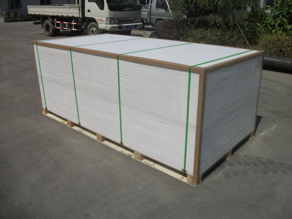 ¿Se puede cortar y moldear la plancha de espuma de PVC LUCKYBOND en diseños personalizados?