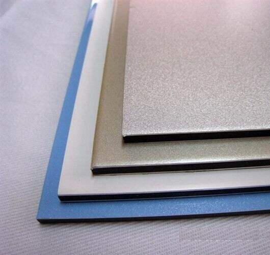 Descubra Soluções Decorativas Premium em Material Composto de Alumínio