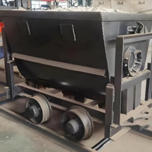 Ascaipthe taobh istigh fiamaigh de mhionra i sluaice meaisíní, cairt ascaipthe le tomas 0.75