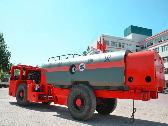 Underground Fuel Oil Tanker Truck