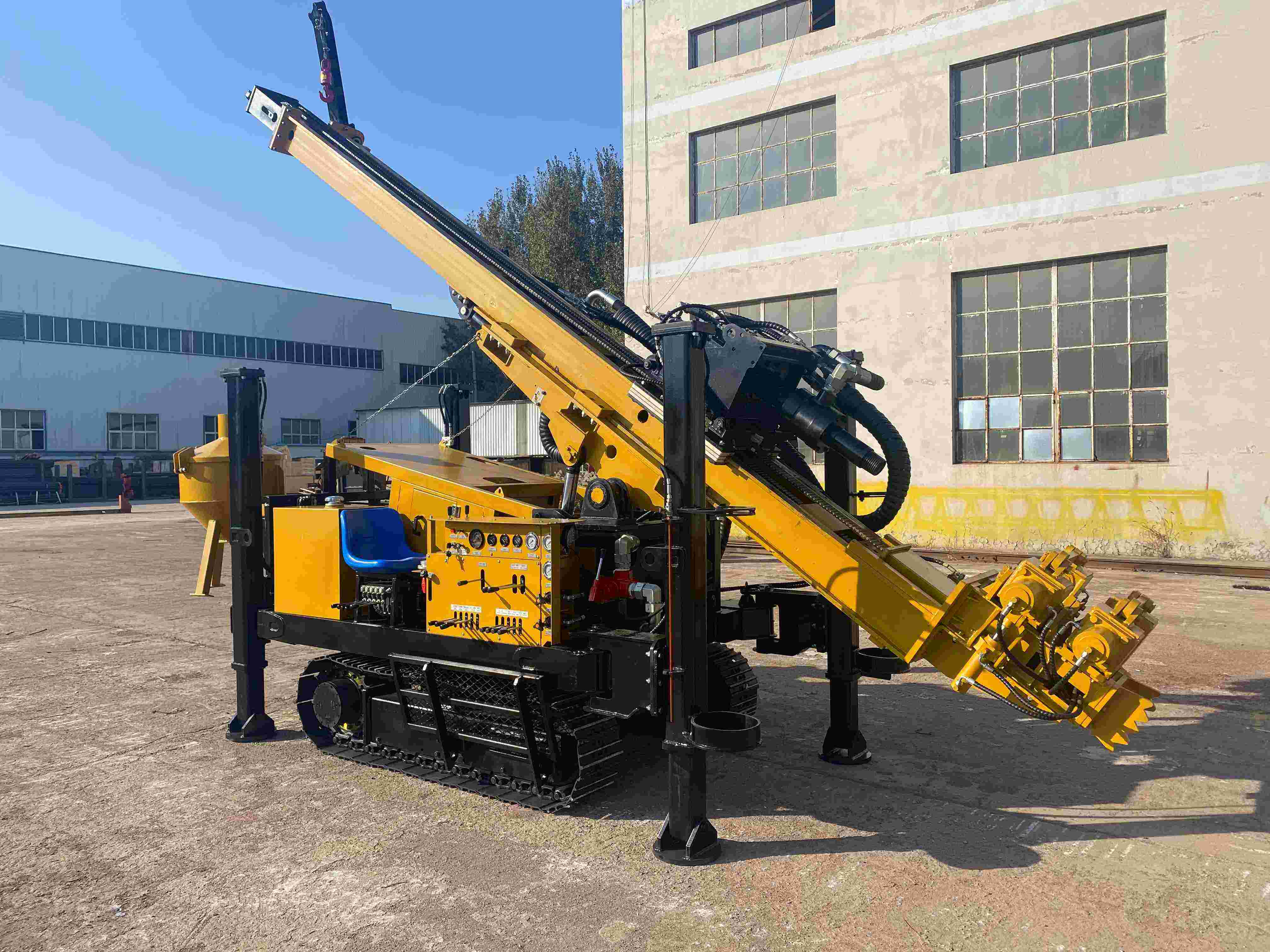 Högeffektiv RC-borrstation för mineralundersökning med cirkulationsboring monterad på gångjärn