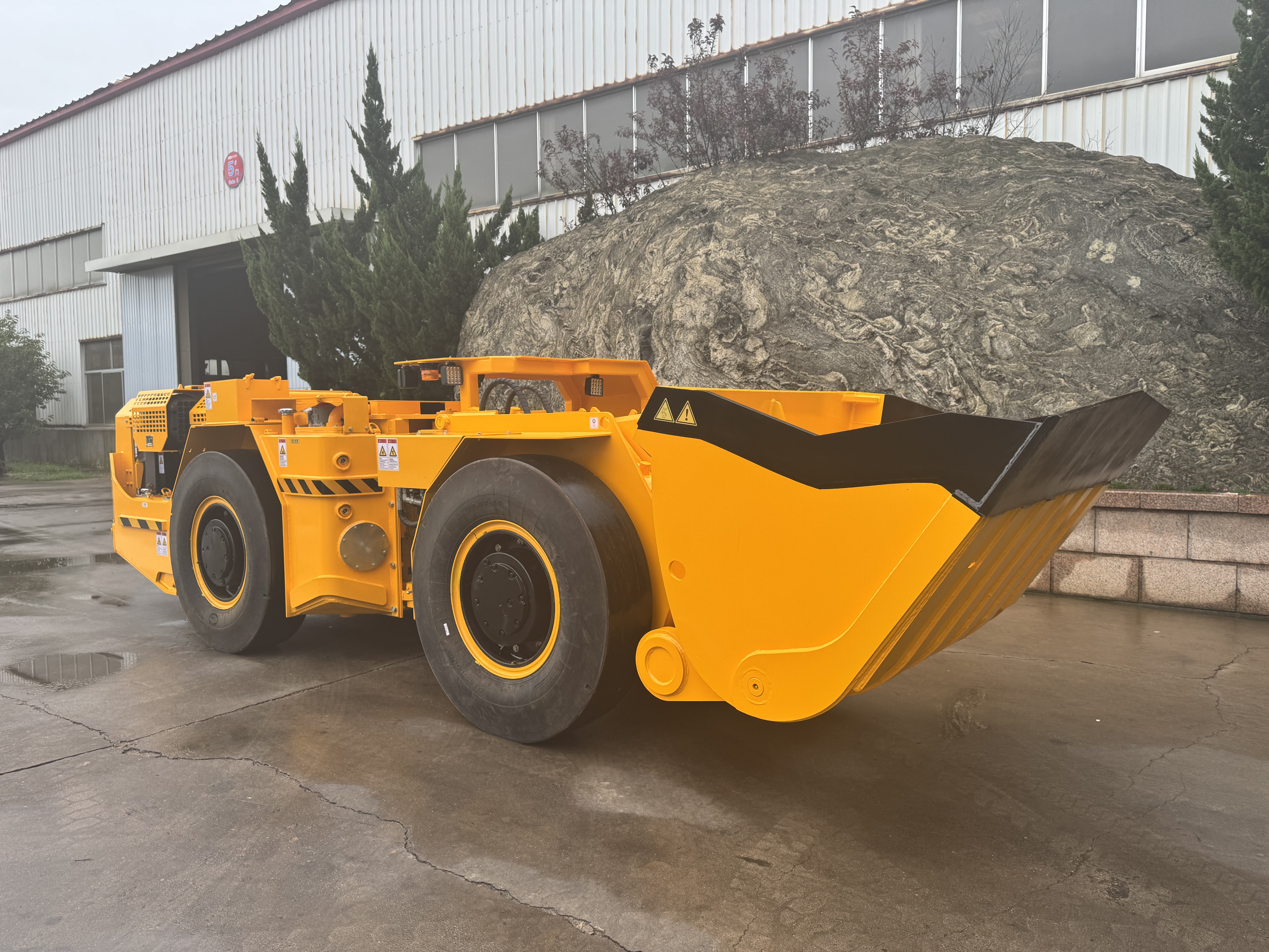 Conas a Bhraitheann Cumas Iompair agus Méid ar Fheidhmíocht Lódálaí LHD Faoi Thalamh?