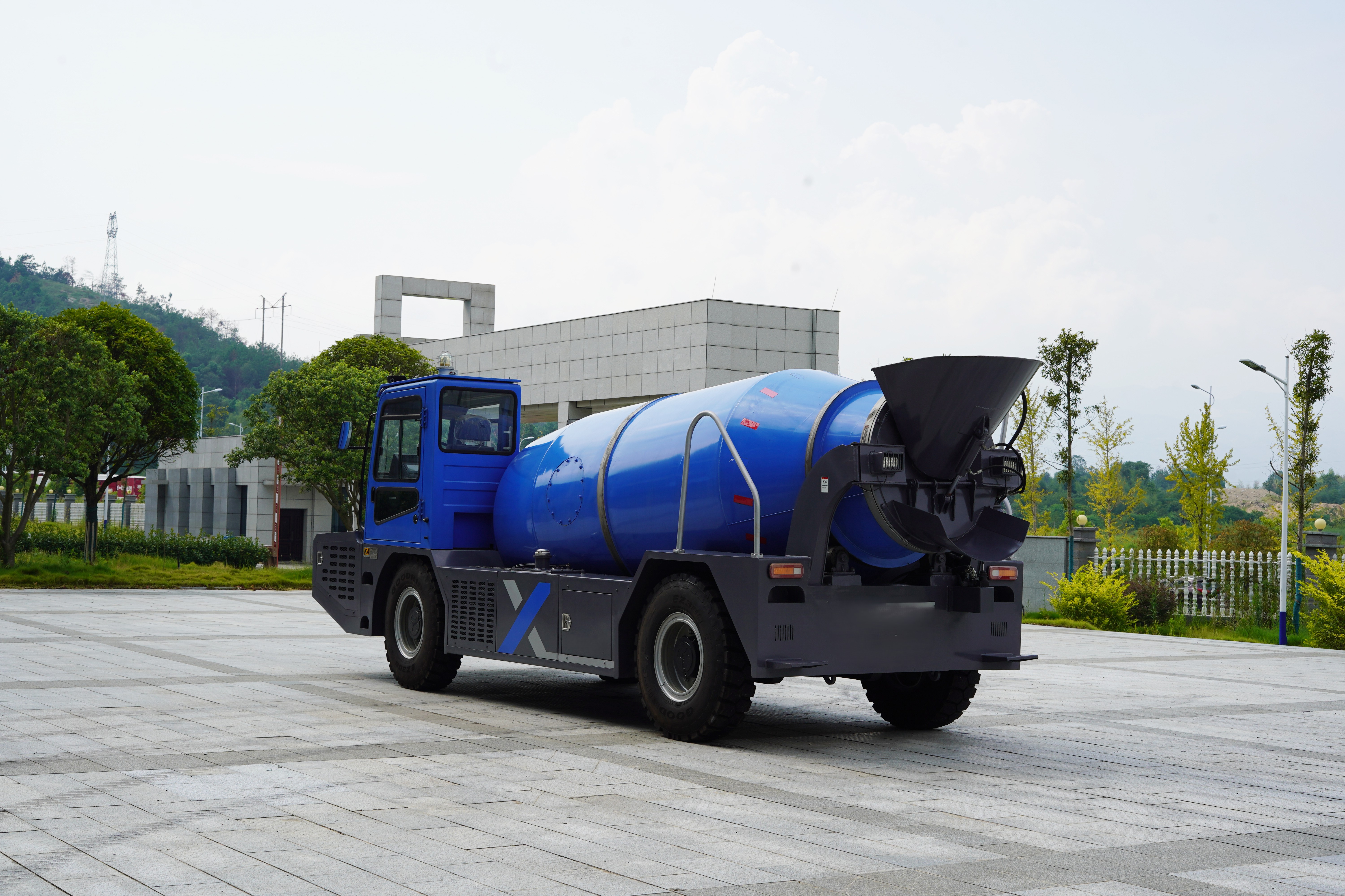 Specialized Compact Design for Maximum Underground Access