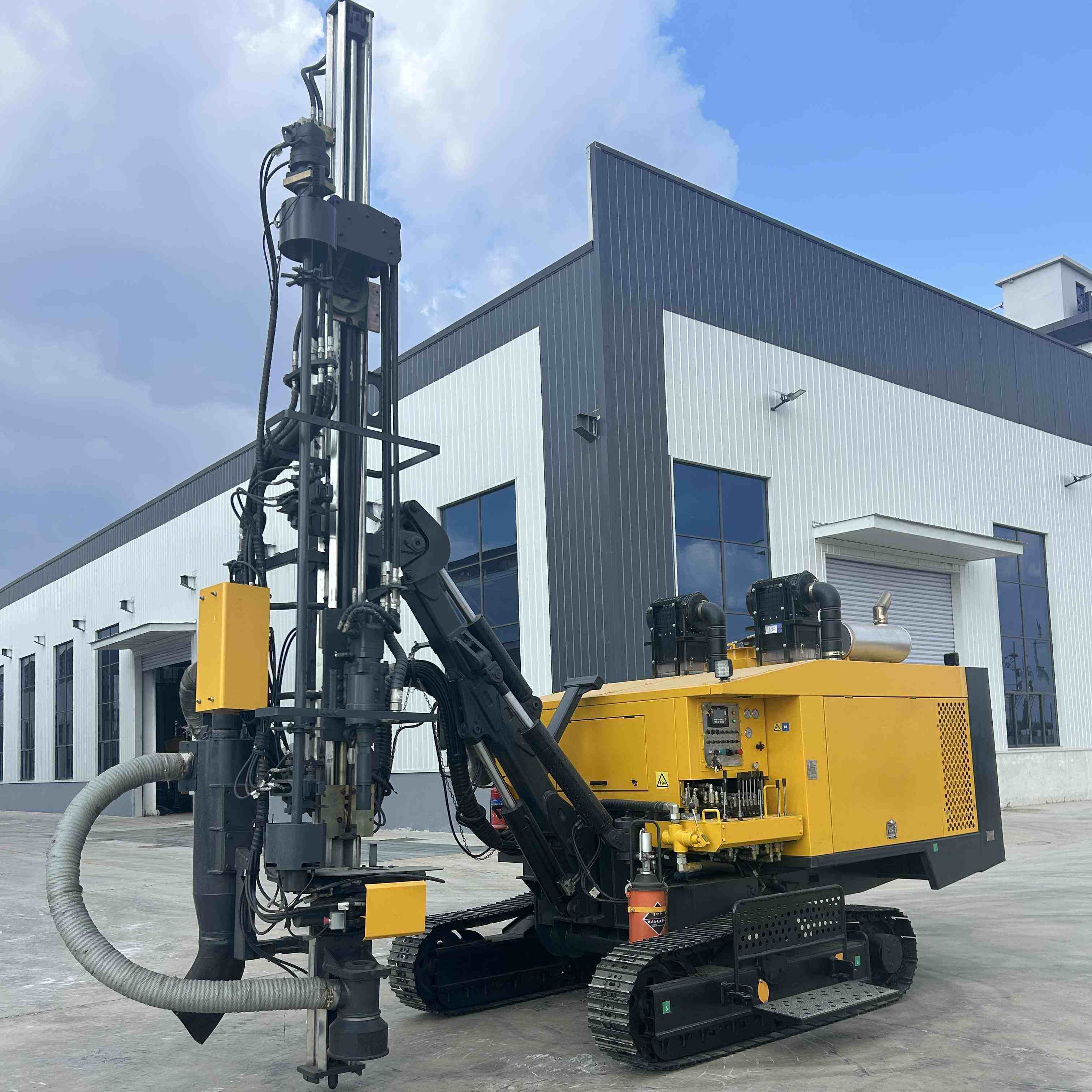 Compact Mobile Tunnel Excavation Construction DTH Drilling Machine