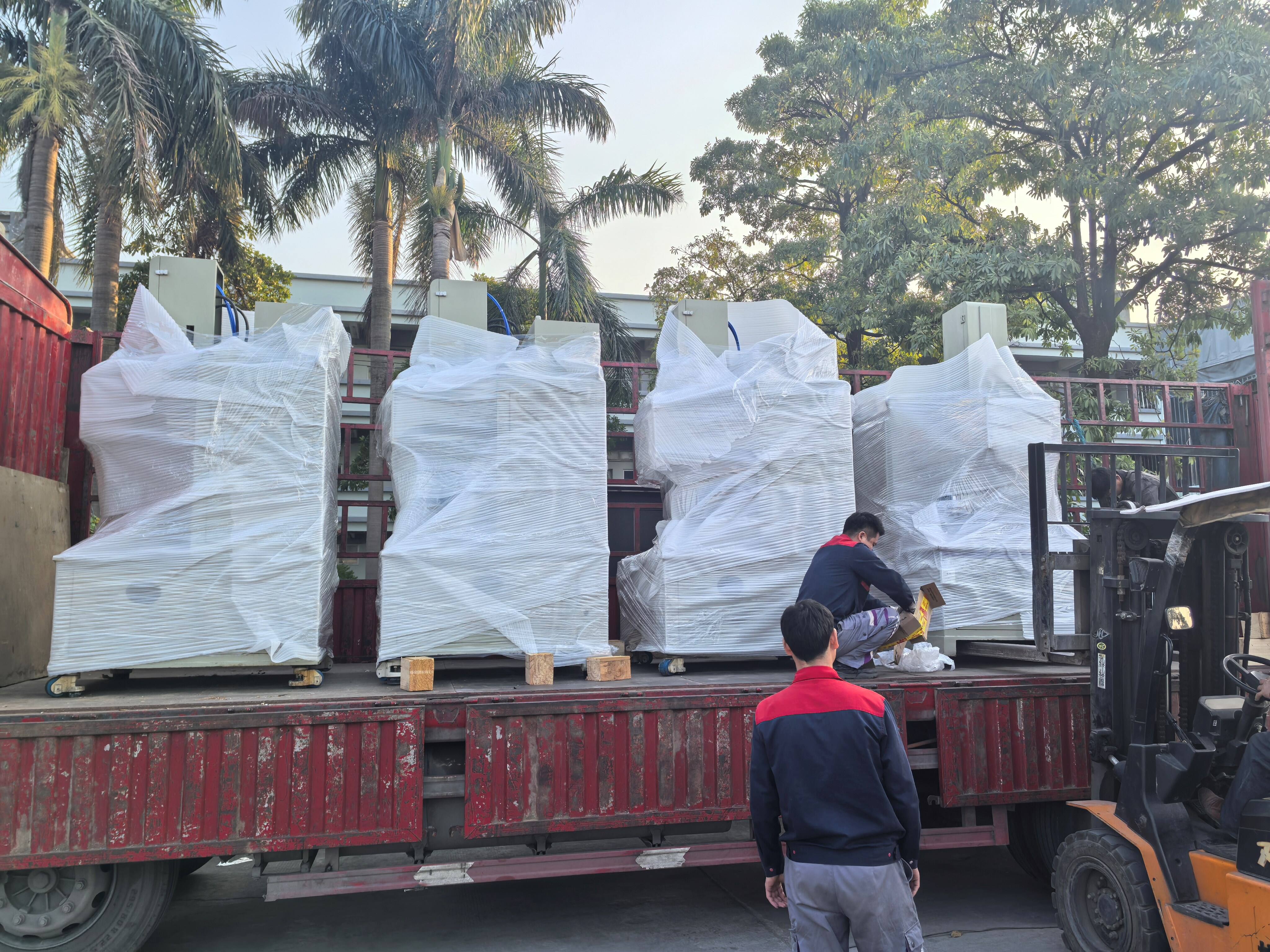 Delivery-Changsha-Open Close Type Internal Mixer