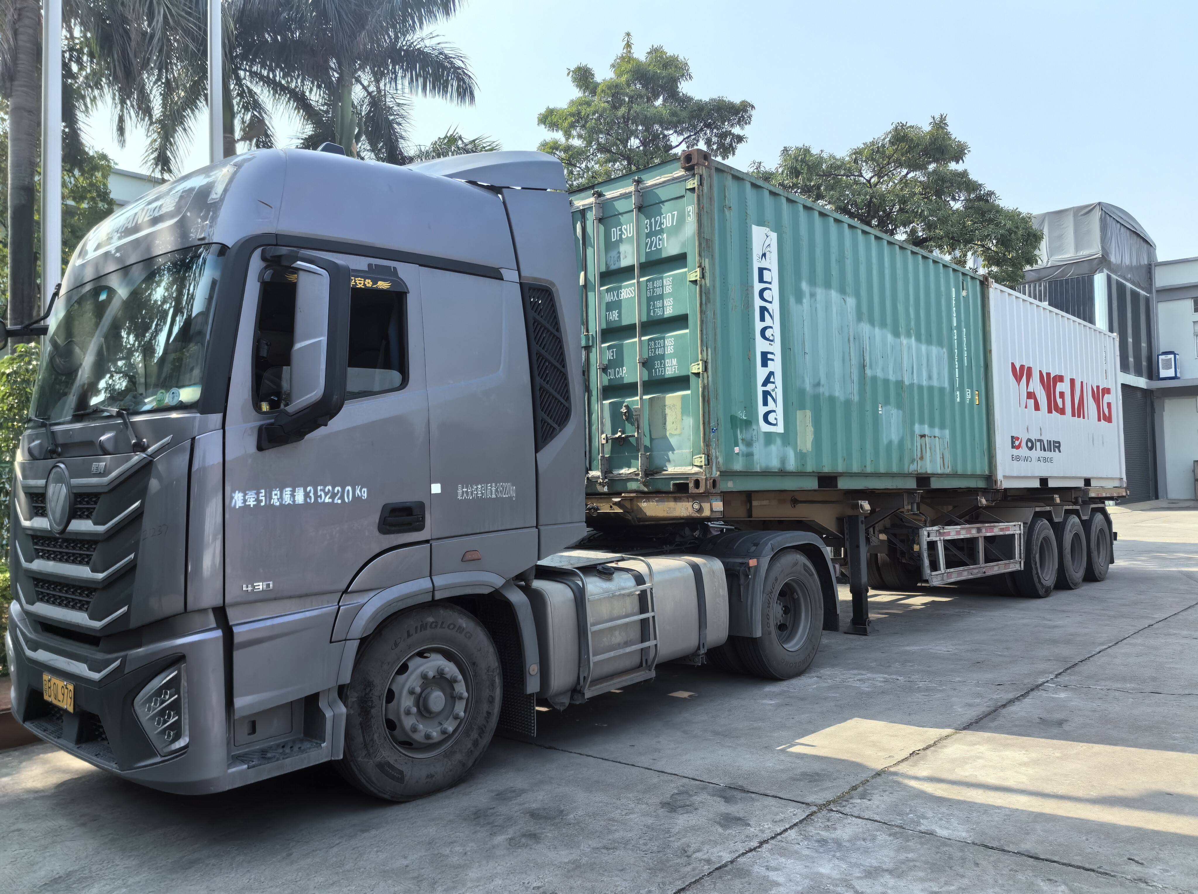 Delivery - Thailand - 5L Flip-type Internal Mixing Machine + 60 Granulators