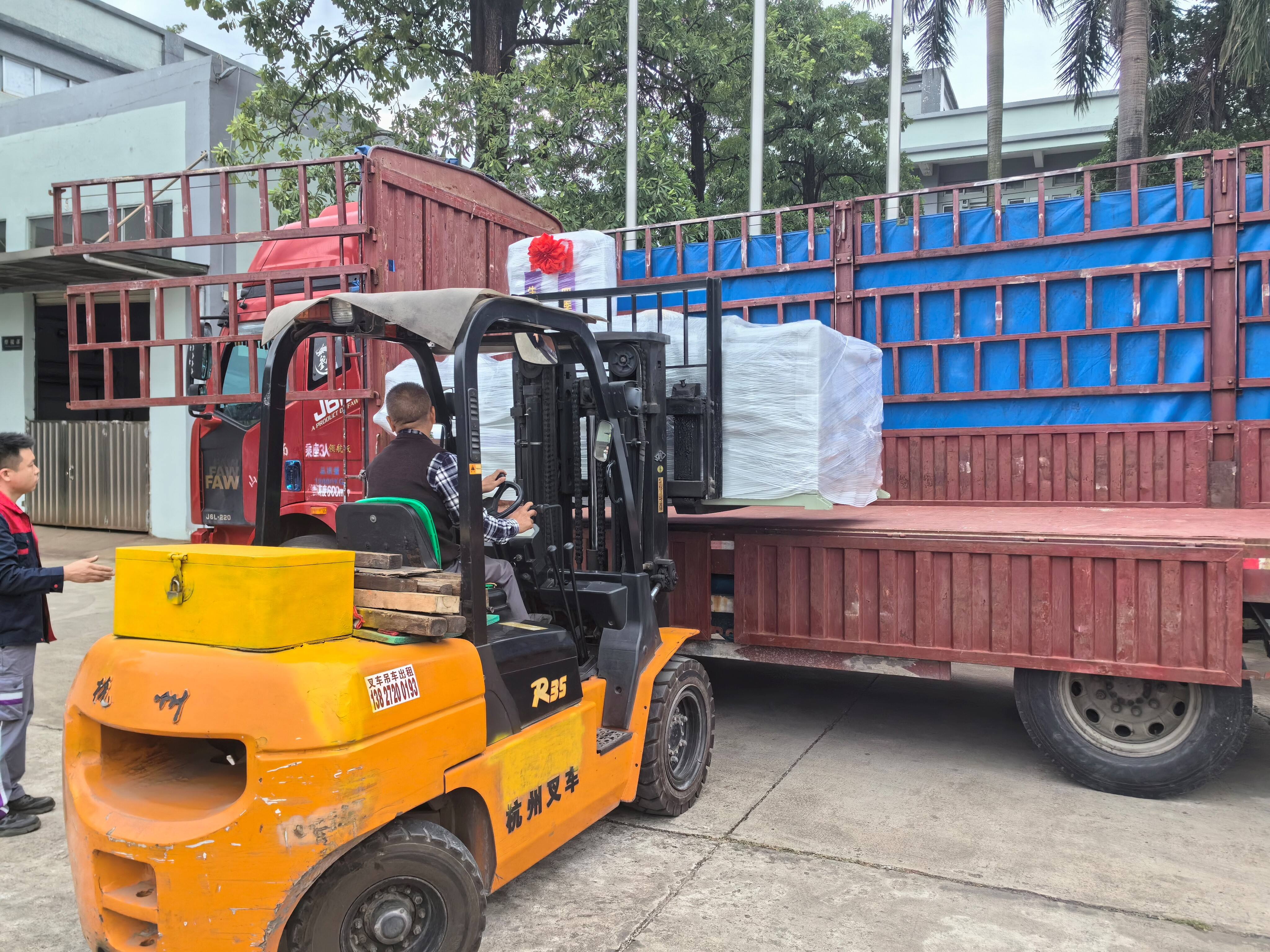 Delivery - Fujian - Milling Machine + Granulation Machine