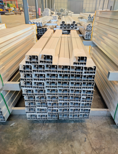 Алуминиево екструзионно профилиране: Как да се адаптирате към различните изисквания на промишленото проектиране