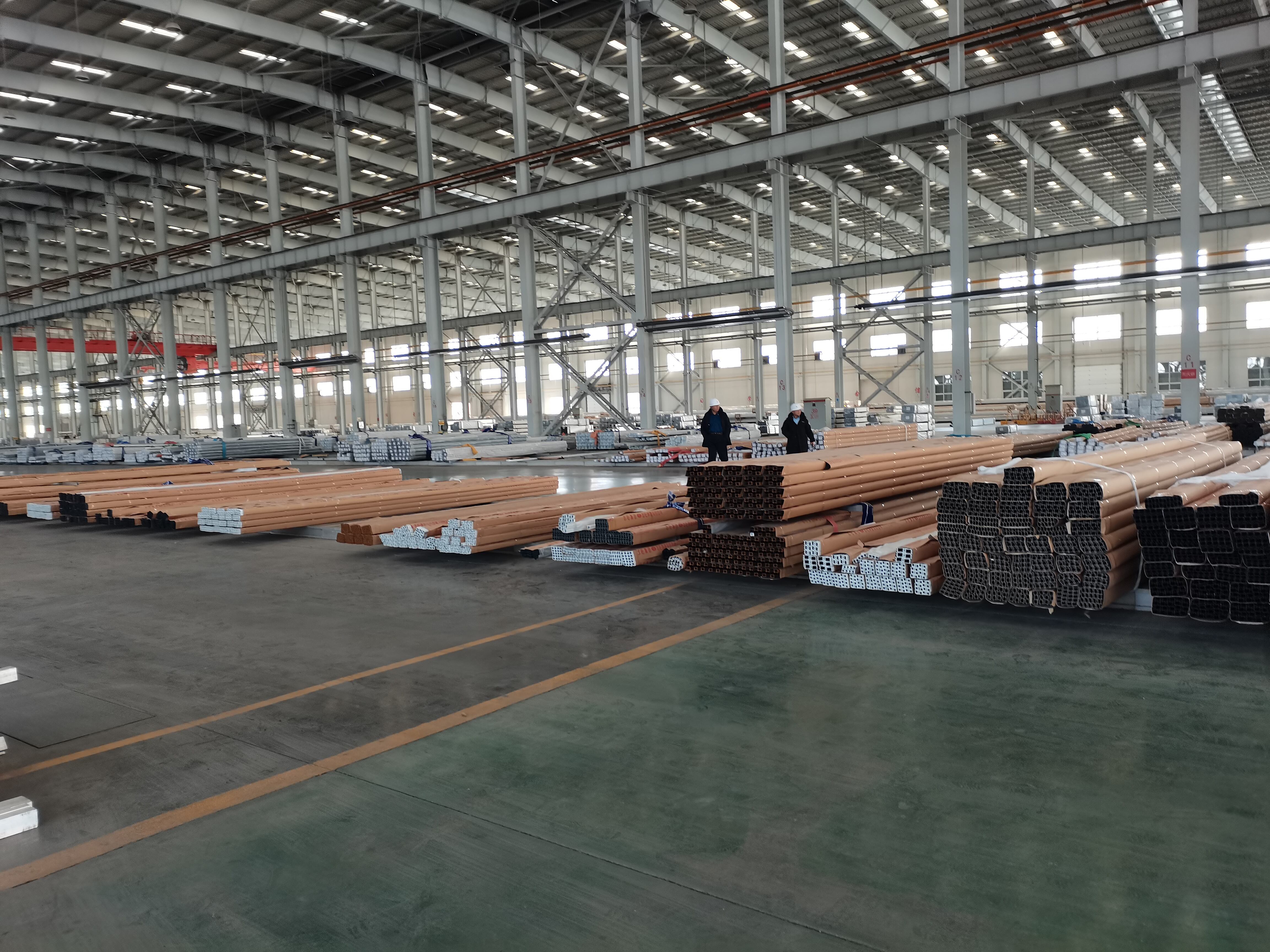 Długi czas realizacji profili aluminiowych? Stan magazynowy skraca go o połowę