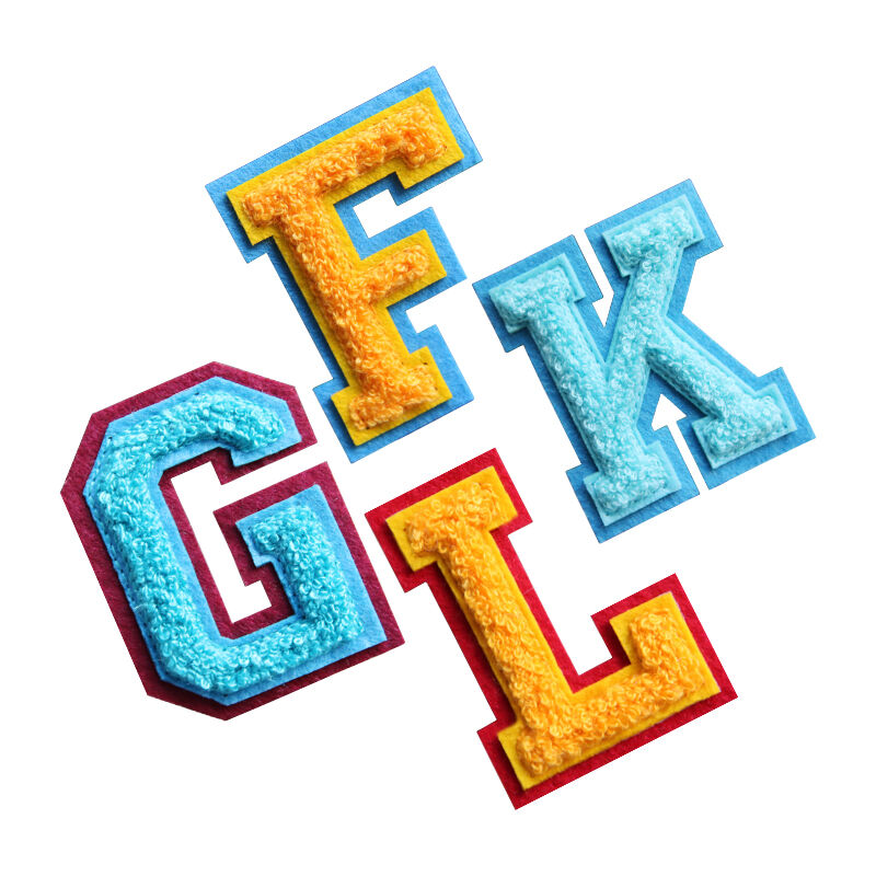 Chenille-Monogramm-Abzeichen für Berufsträger – Elegante Initialen-Abzeichen von AWELLS für Corporate- und Dienstkleidung