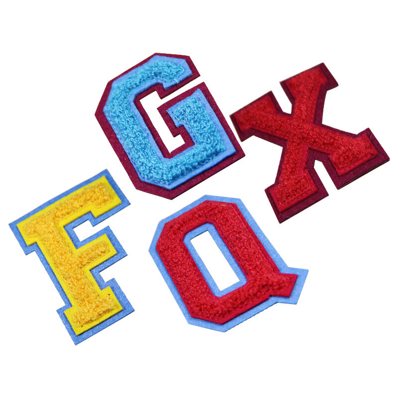 AWELLS 3D-Flock-Chenille-Buchstabenpatches im retroamerikanischen Stil – bunte alphabetische Stickpatches für Schuluniformen und Baseballjacken
