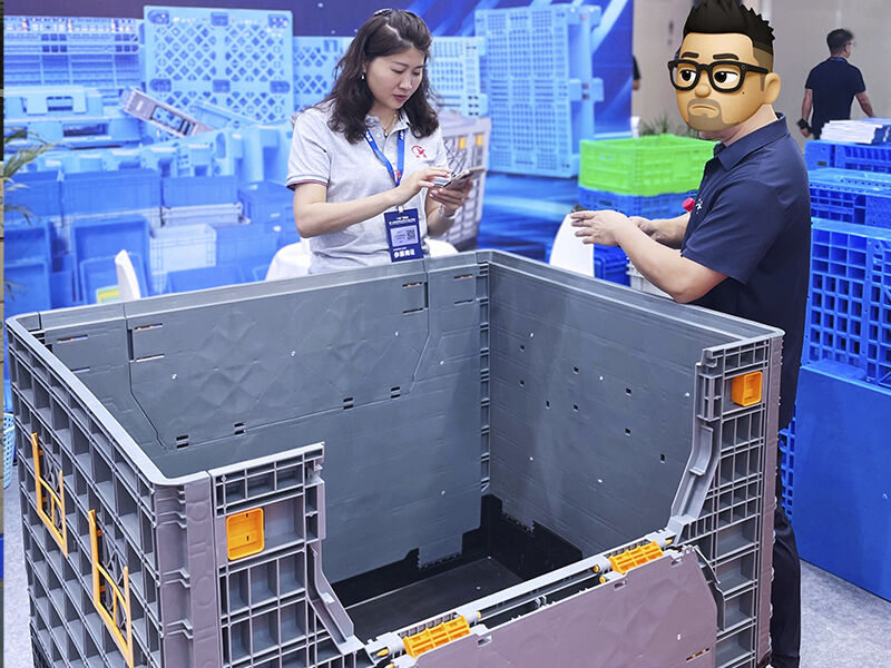 Our sales team introducing plastic pallet and logistics box solutions to global clients.jpg