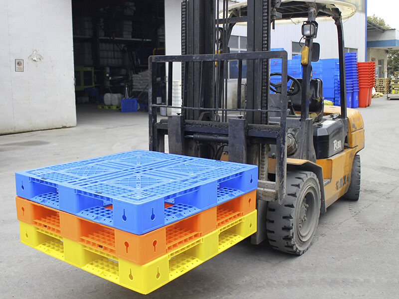 Průvodce poly pallets: Proč jsou plastové palety v moderní logistice nahrazovány dřevěnými