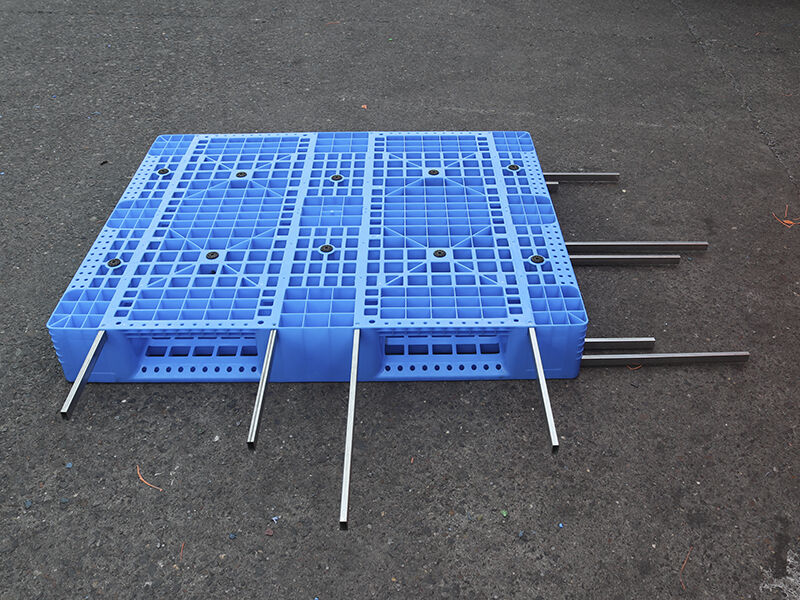 heavy duty plastic pallet with steel reinforcement.jpg