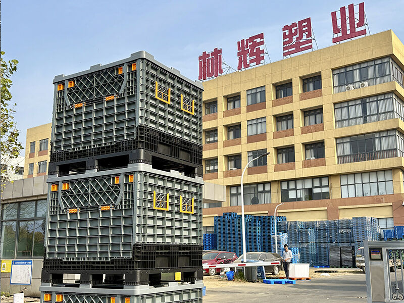 plastic pallet box for food storage.jpg