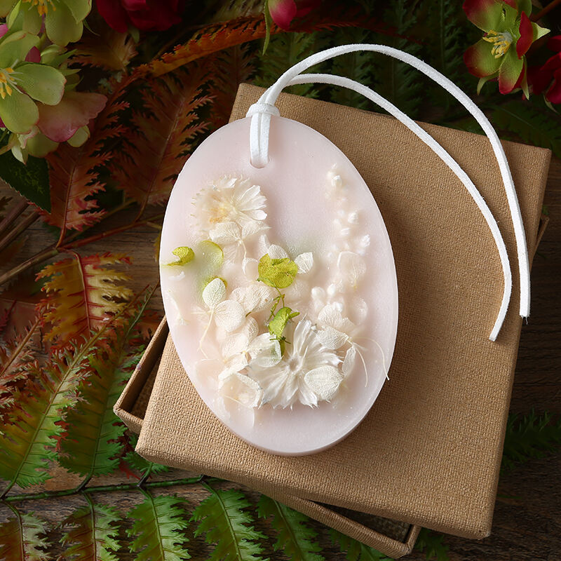 Manufacturer Direct Wholesale Custom Long Lasting Aroma Scented Flower Wax Air Freshener with Premium Essential Oil, OEM ODM Hanging Fragrance Decoration for Car, Wardrobe, Closet, Drawer