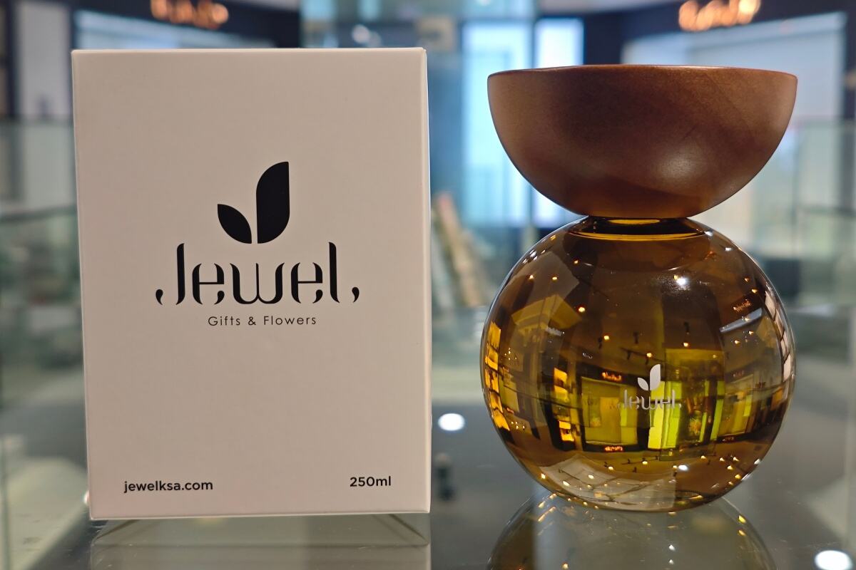 CustomFragranceCollectionMakesaFreshDebut (1).jpg