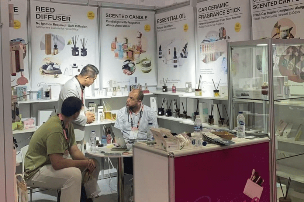 Jin Hua Loyal Crafts Co., Ltd. Leads the Fragrance Trend at International Exhibition with Diverse New Products (4).jpg.png