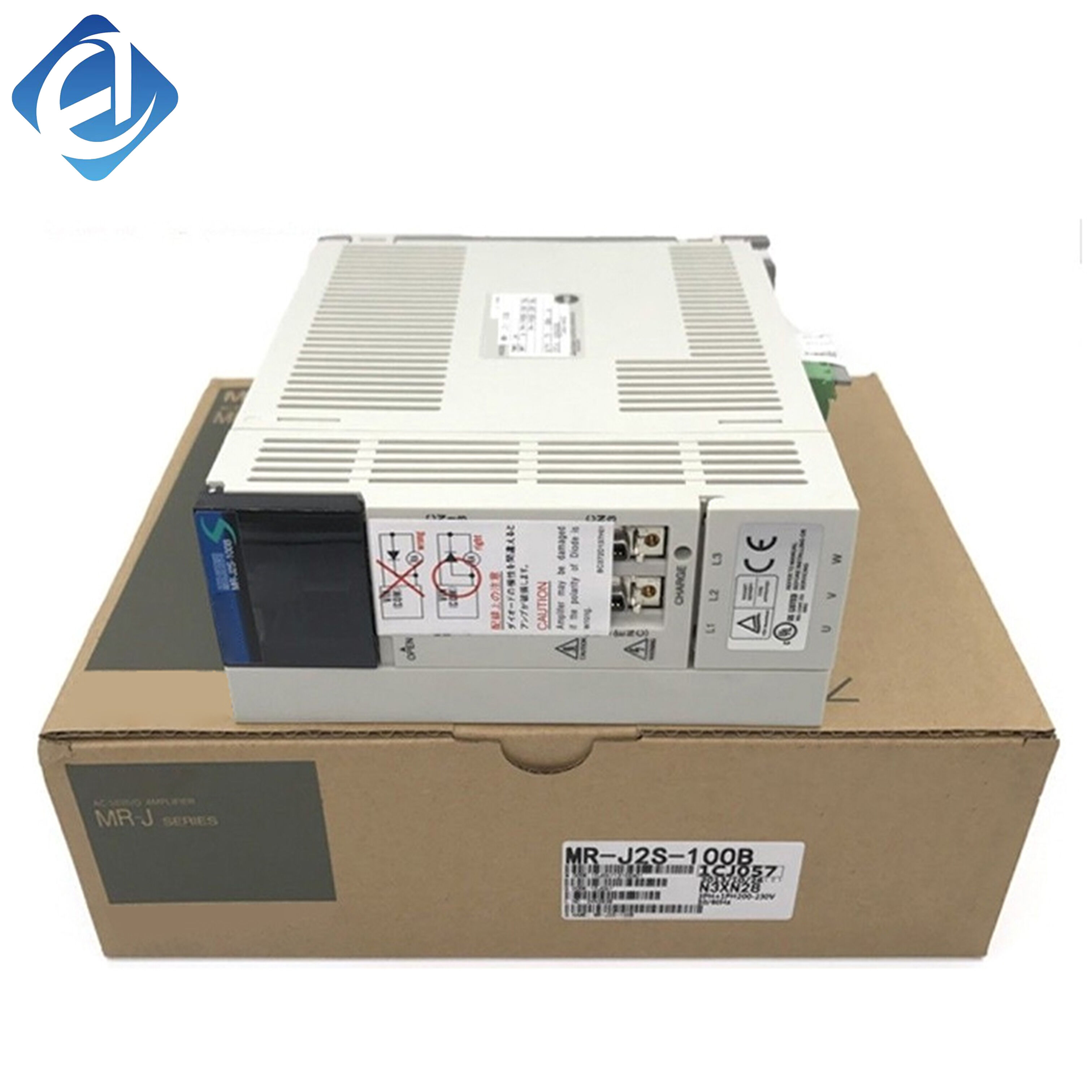 Jauns oriģināls servo vadības ierīce MR-J2S-100B no MELSERVO J2S sērijas, nominālā jauda 1,0 kW. Atbalsta pozīcijas, ātruma un momenta vadību, aprīkota ar augstsākumu reakciju un visaptverošām aizsardzības funkcijām