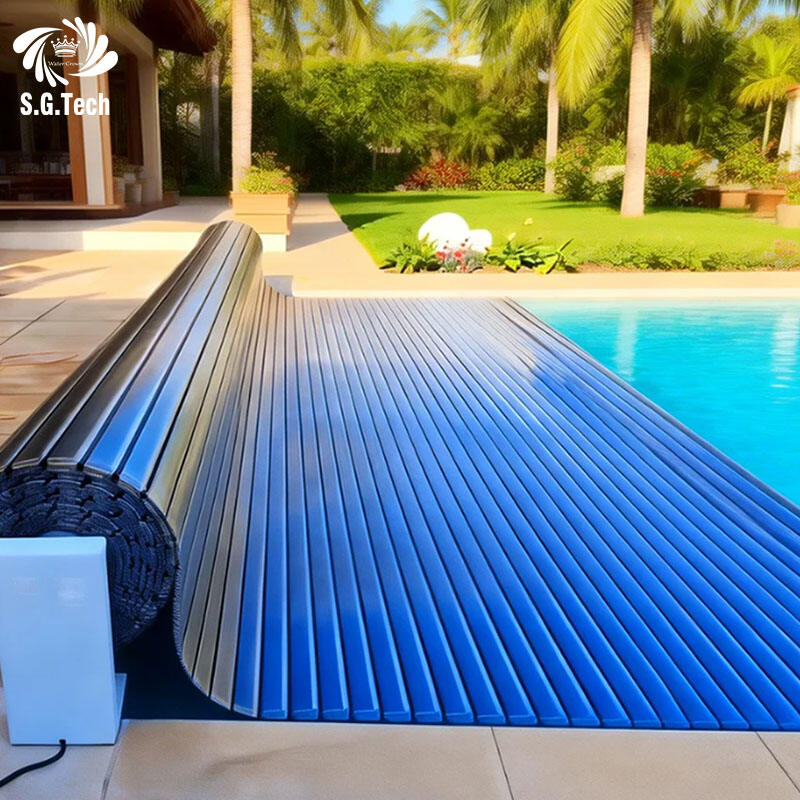 Coperchio galleggiante per piscina Water Crown, personalizzato in fabbrica, composto da listelli in PC, sicuro per il camminamento