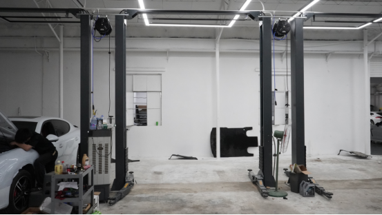 New Arrival: Heavy Duty 2 Post Car Lift for Professional Workshops