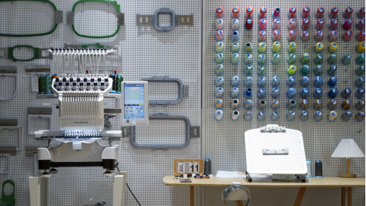 a beginner friendly household embroidery machine-0