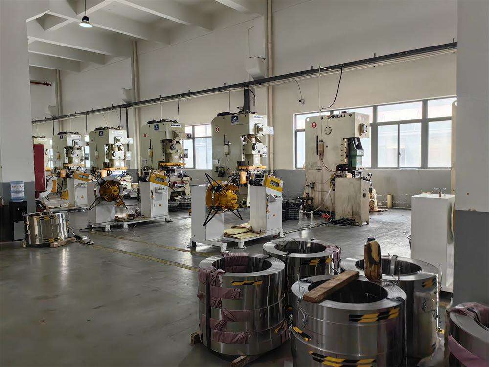 Die-cutting of raw materials