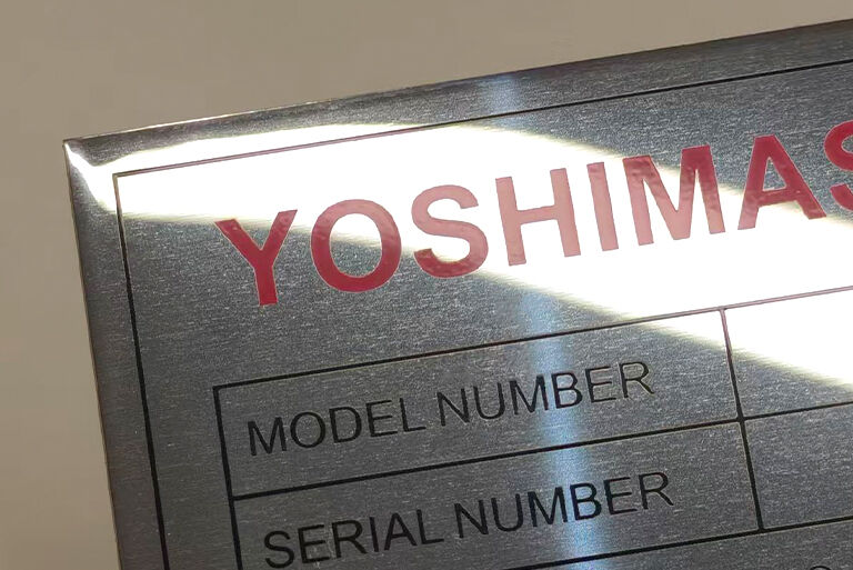 Teknolohiya ng Silk Screen Printing para sa mga Label at Nameplate