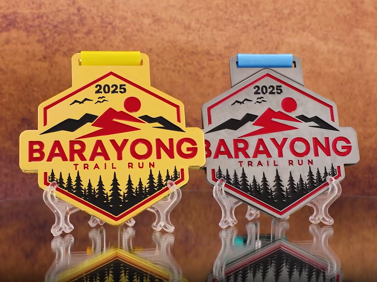 2025 Bergpfadlauf-Finisher-Medaille-Set – Gold- und Silber-Alpenwald-Thema, individuelle Laufpreise mit Lanyards