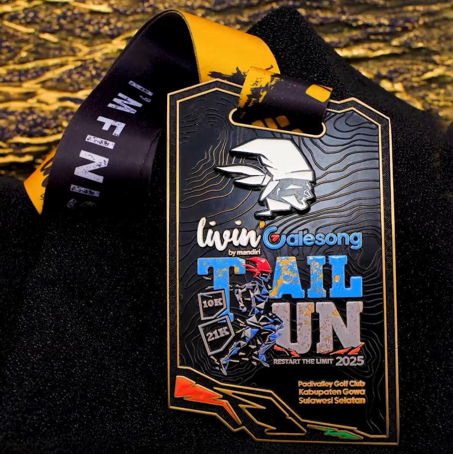 2025 Indonesischer Pfadlauf-Finisher-Medaille – 10-Kilometer-/21-Kilometer-individueller Laufpreis mit tribalem Design und Geländeprofil-Relief