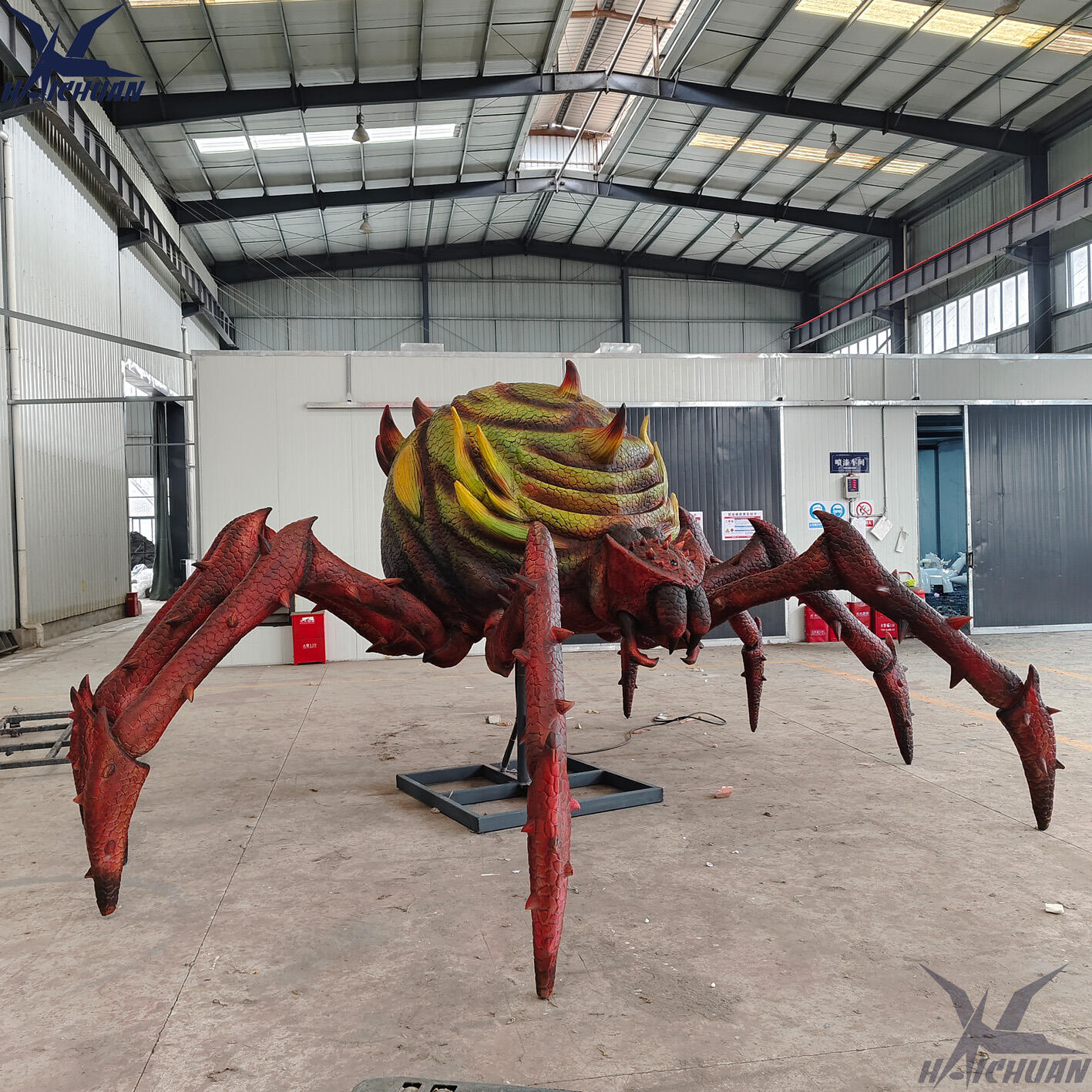 Realistyczny mechaniczny wielki owad, animowany model animatronicznego pająka z niestandardowymi ruchami do dekoracji parków tematycznych