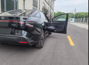 Hvordan forbedrer en svingestol til bilen tilgjengeligheten for førere med nedsatt funksjonsevne