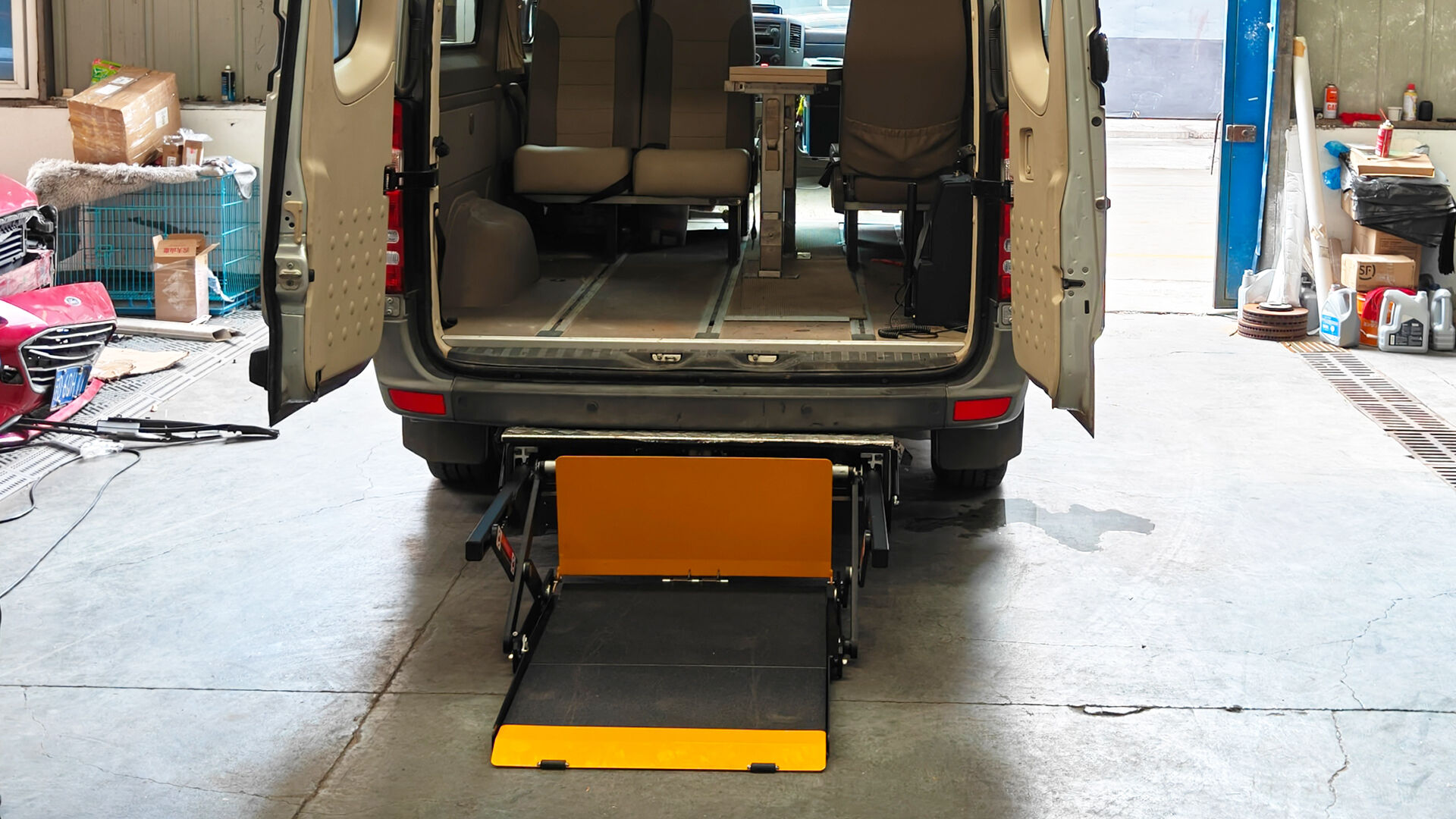 UVL-F-700 Scissor Wheelchair Lift manufacture